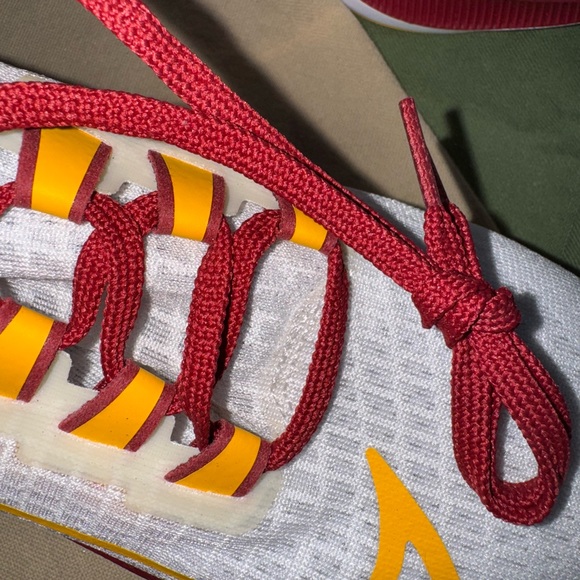 NEW! Nike Air Zoom Pegasus 37 USC-NWOT - Picture 9 of 15